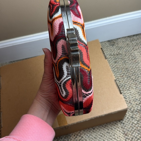 Abbacino clutch. ❤️🩷🤎🧡 - Picture 6 of 13